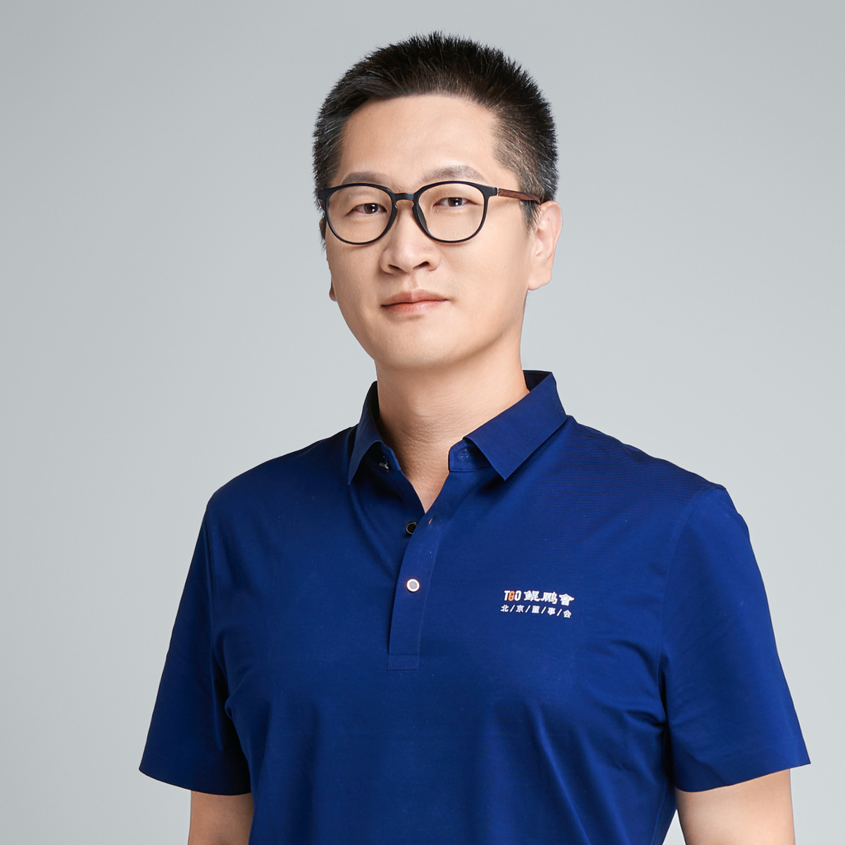 王磊